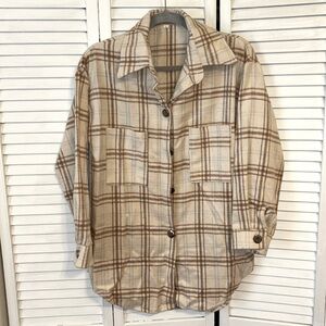 NWOT lightweight fleece shacket